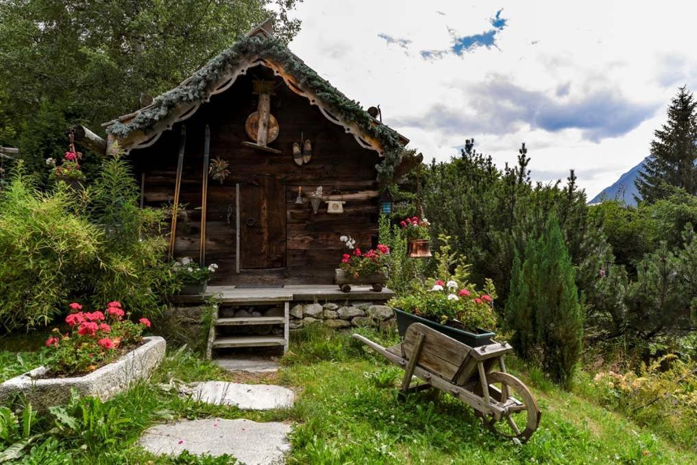 Hotel Les Chalets De Philippe Avec Jacuzzis Privatifs Шамони Экстерьер фото